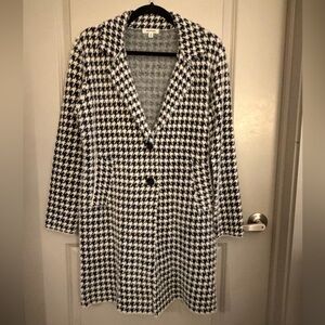 Max Studio Houndstooth Black and White Coat | Size Small
